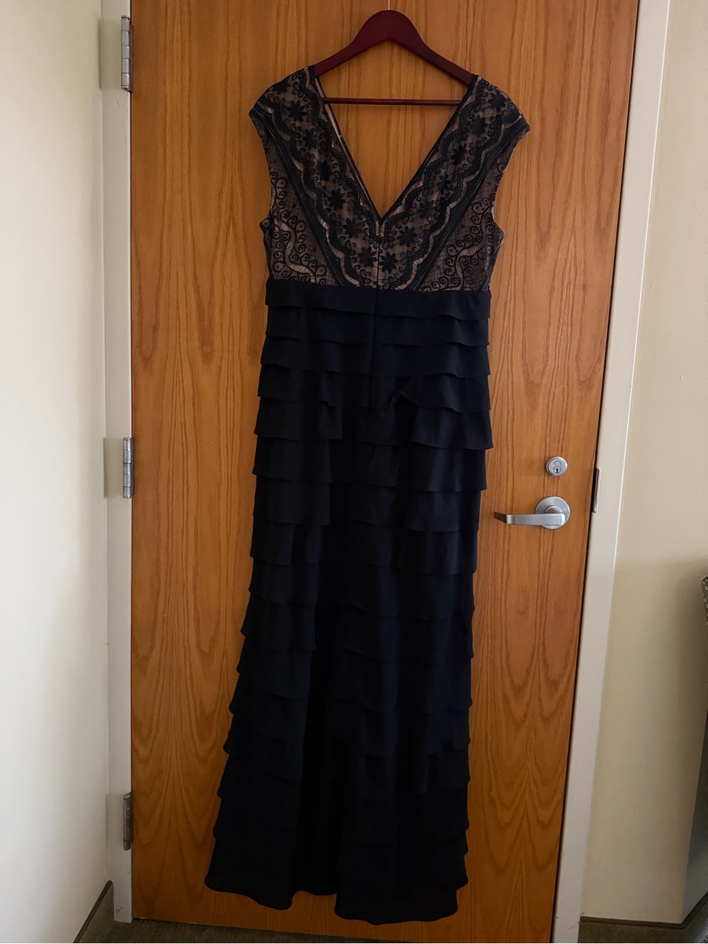 Adrianna Papell Boutique Black Lace Shutter Pleat Maxi Dress - Picture 5 of 9